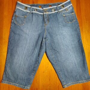 MWah Jeans Denim Capri Pants Womens 18W‎ Blue Embellished Grommets Pockets